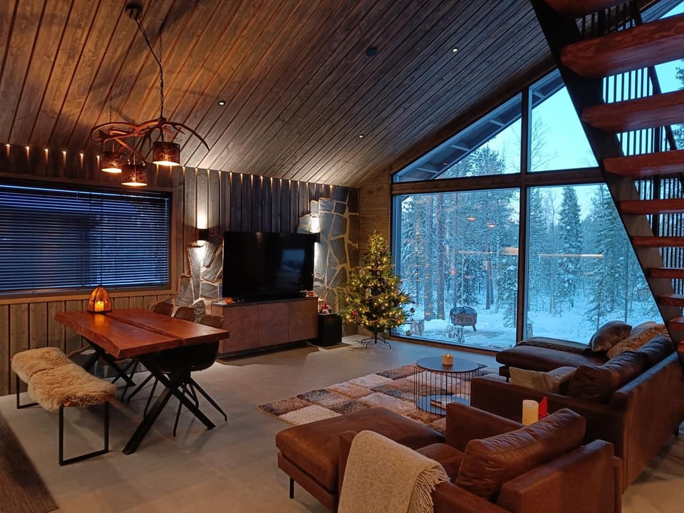 TV and multimedia, Living room, Seating area, Dining area