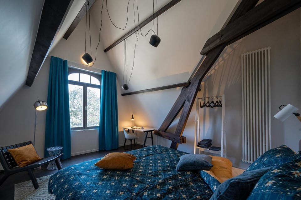 Bed, Photo of the whole room