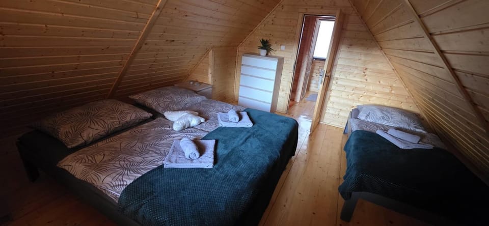 Klimatyczne drewniane Domki Jagodna-Spalona 6D jacuzzi sauna,trasy rowerowe Chalet in Lower Silesian Voivodeship
