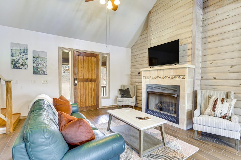 Spacious Cabin w/ Views, Near Lake Lawtonka! Cabin in Medicine Park