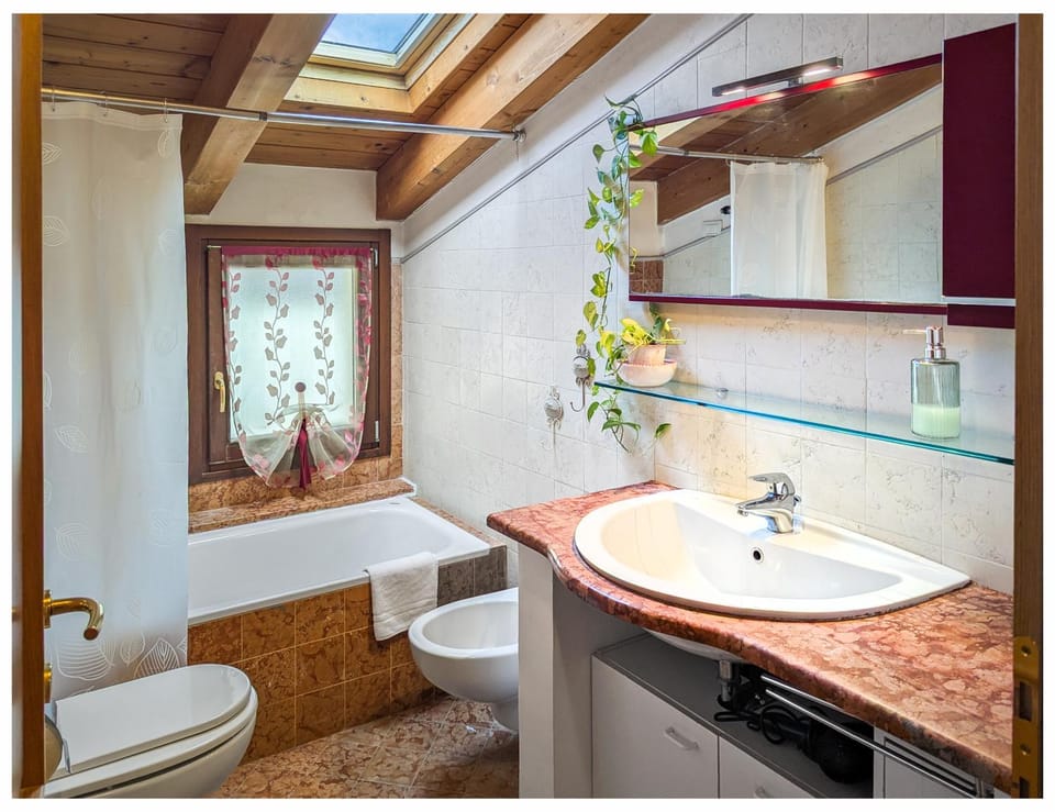 Casa Maffi con terrazzo e box auto in centro città Apartment in Verona