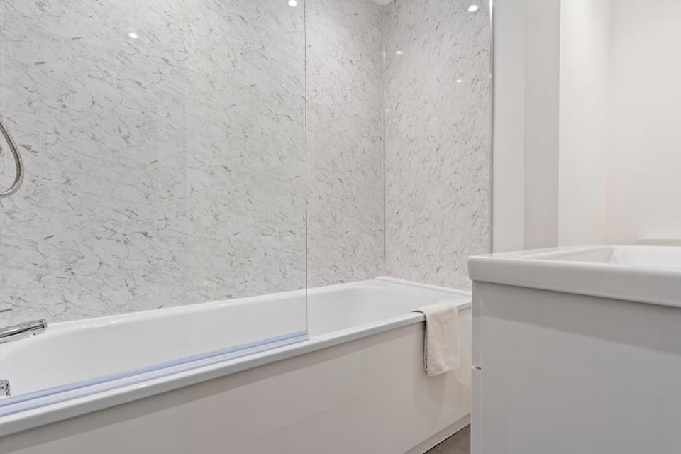 Bathroom, Bath