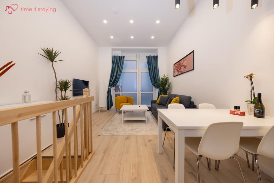 Living room, Seating area, Dining area, Street view, Street view, heating, heating