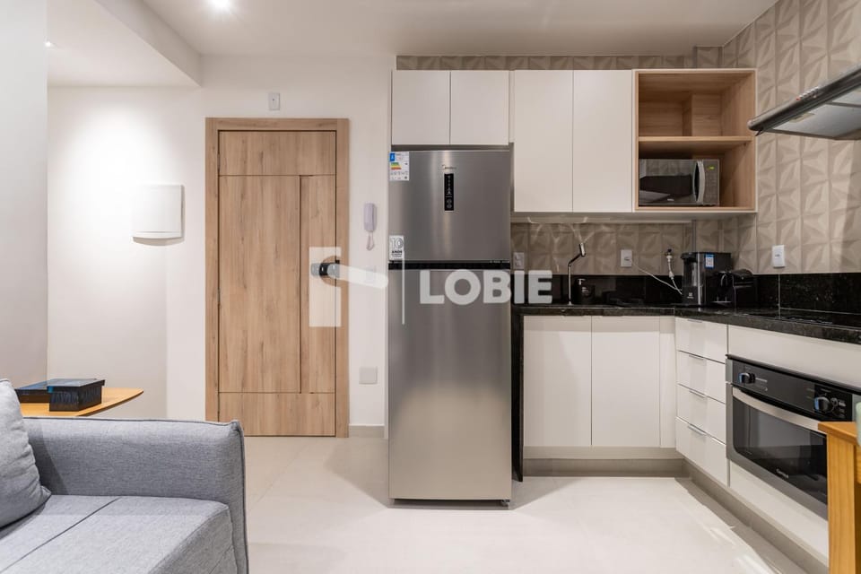 Kitchen or kitchenette, minibar, oven, stove