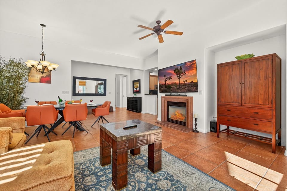 LV317 3BR-3BA Townhome Poolside with Mnt Views Apartment in Indian Wells