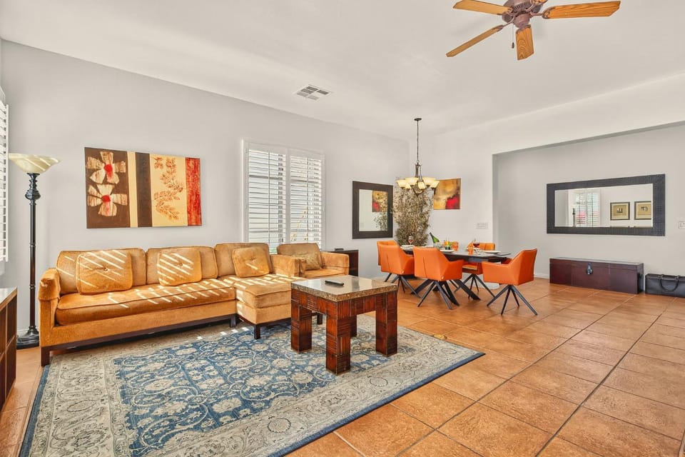 LV317 3BR-3BA Townhome Poolside with Mnt Views Apartment in Indian Wells