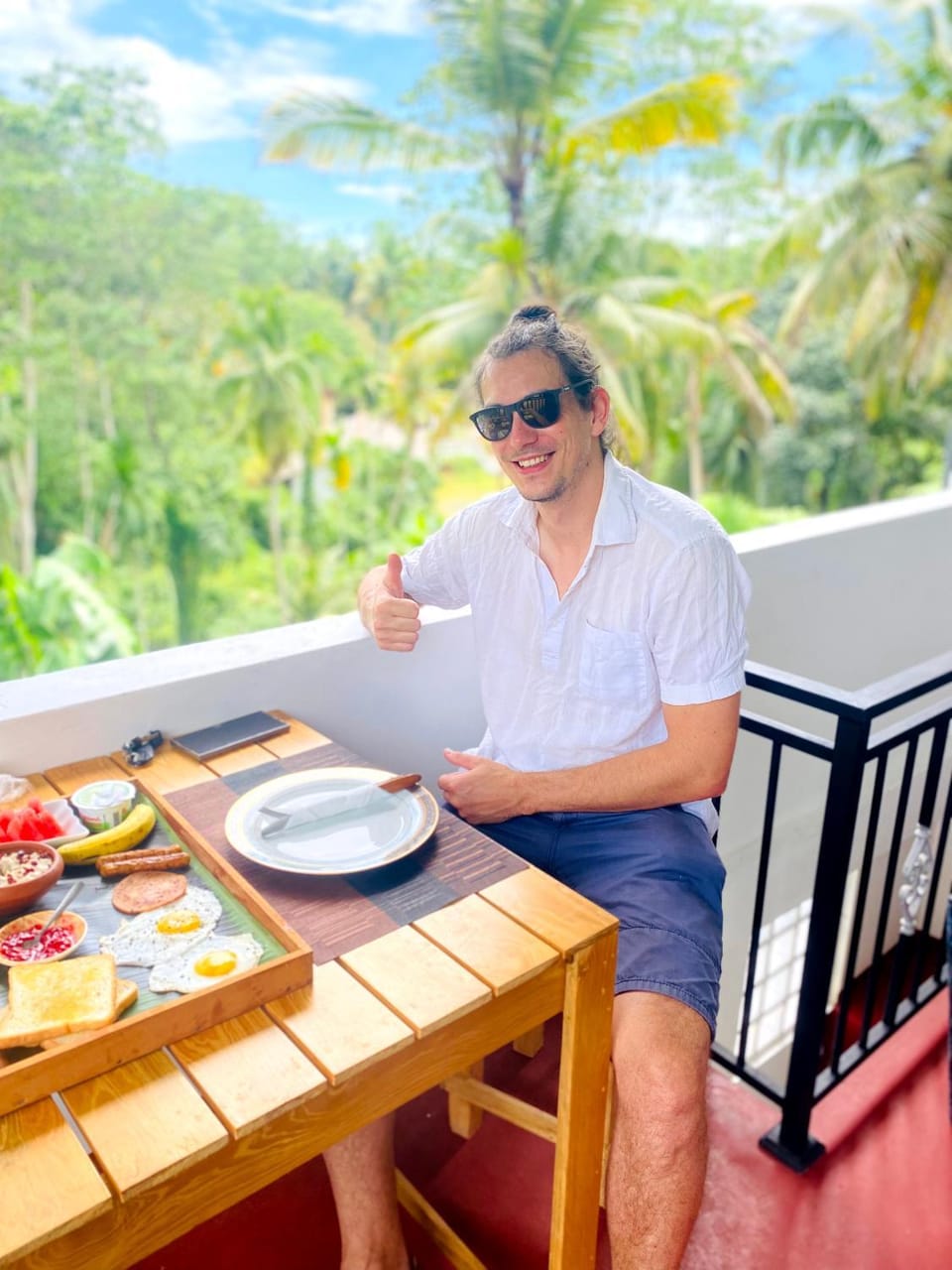 Day, People, Natural landscape, View (from property/room), Balcony/Terrace, Food and drinks, Dining area, Food, Guests, Drinks, group of guests