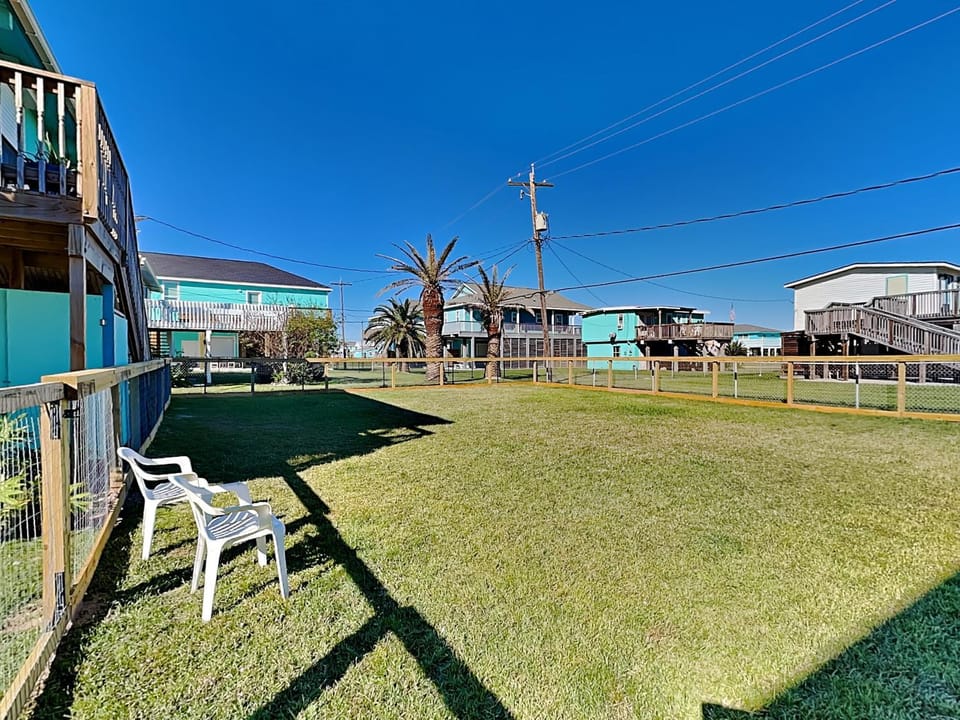 Property building, Neighbourhood, Garden, Seating area