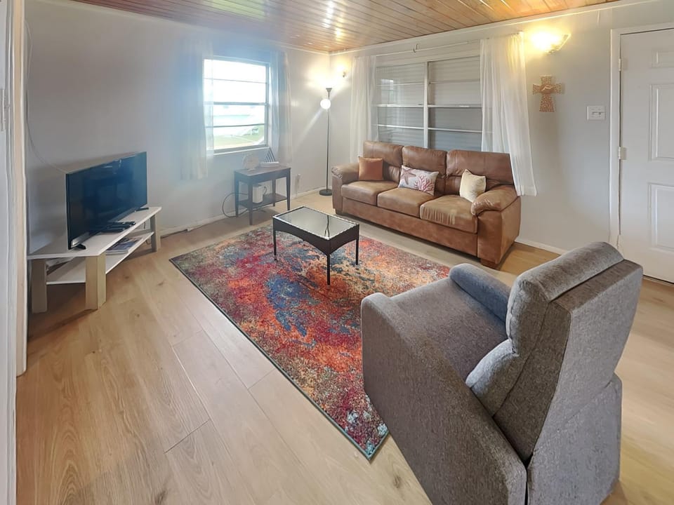 TV and multimedia, Living room, Seating area, furniture, wardrobe