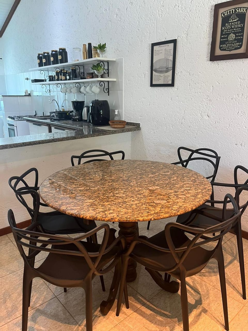 Living room, Breakfast