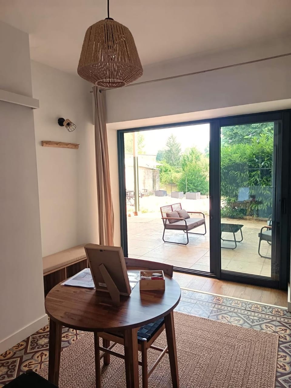 Patio, Seating area, Dining area, kitchen