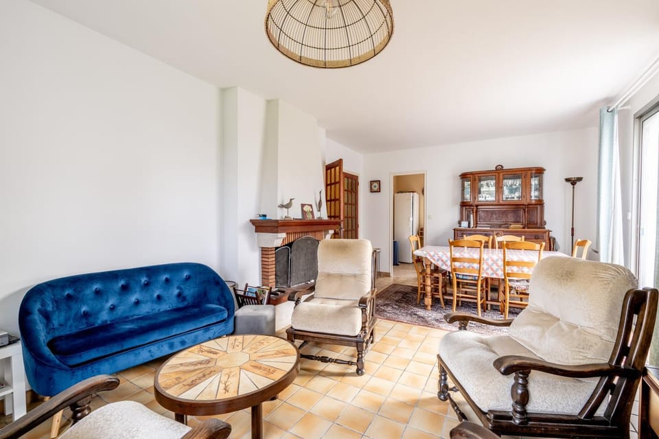 Property building, Living room