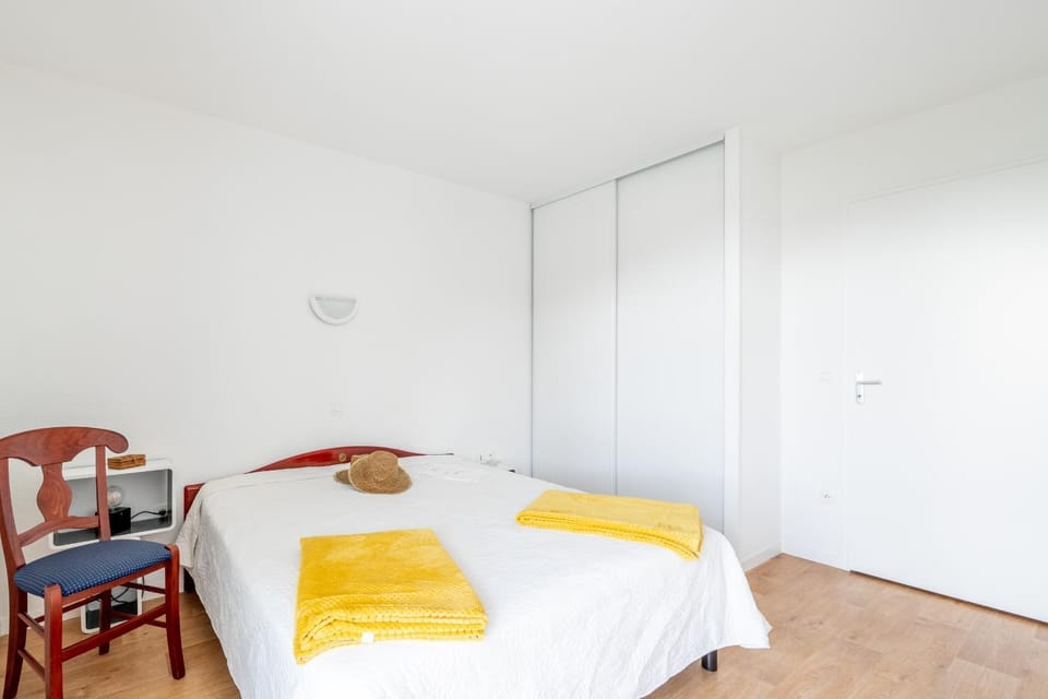 Living room, Bedroom