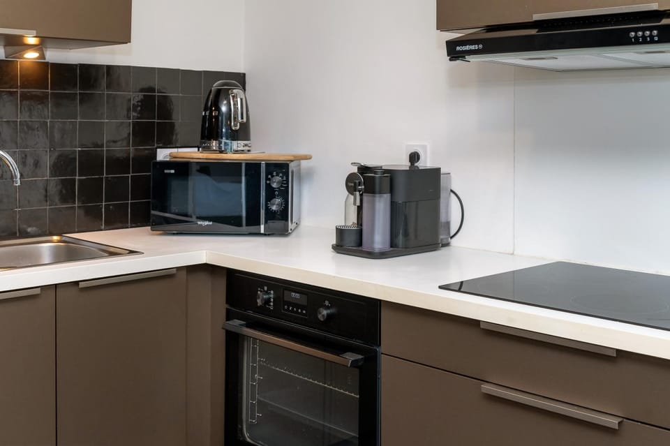 Kitchen or kitchenette, Living room