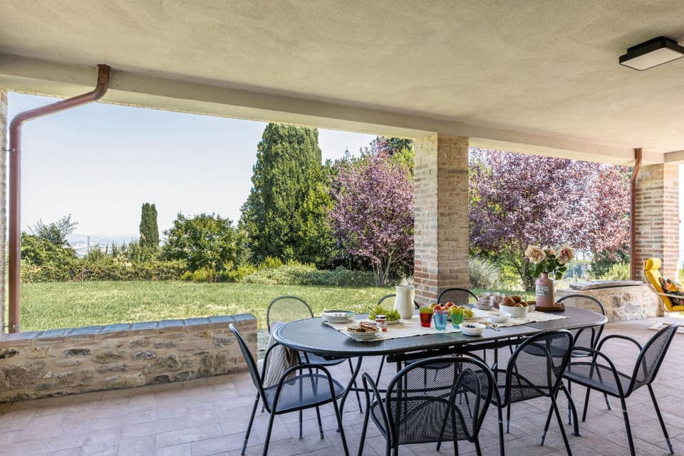 Patio, Spring, Day, Garden, Living room, Seating area, Dining area, Garden view