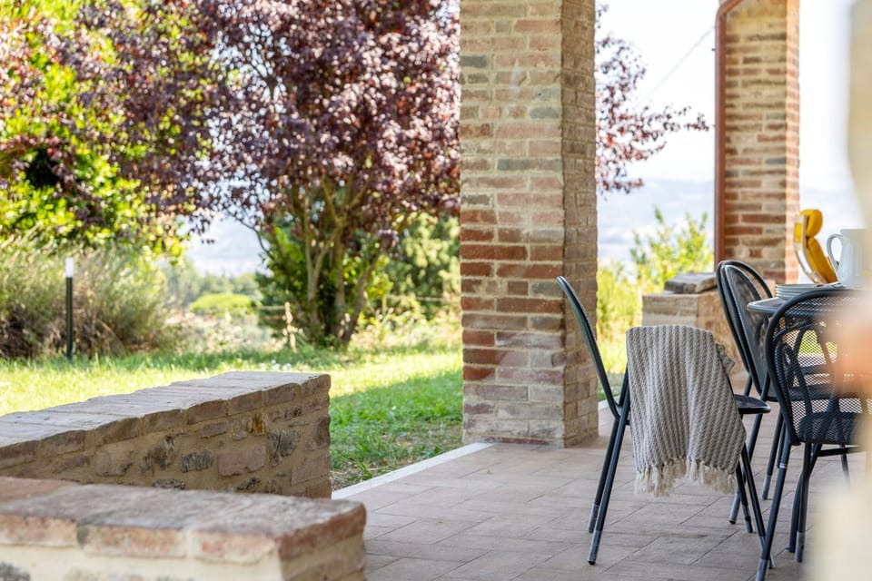 Patio, Spring, Day, Garden, Dining area, Garden view