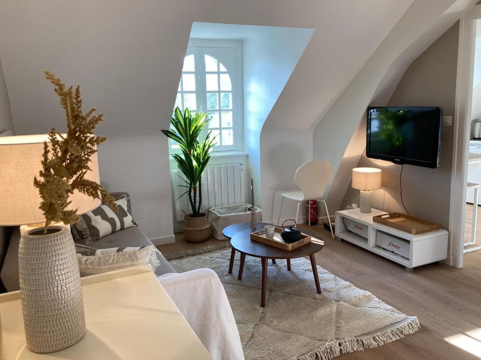 TV and multimedia, Living room, Seating area