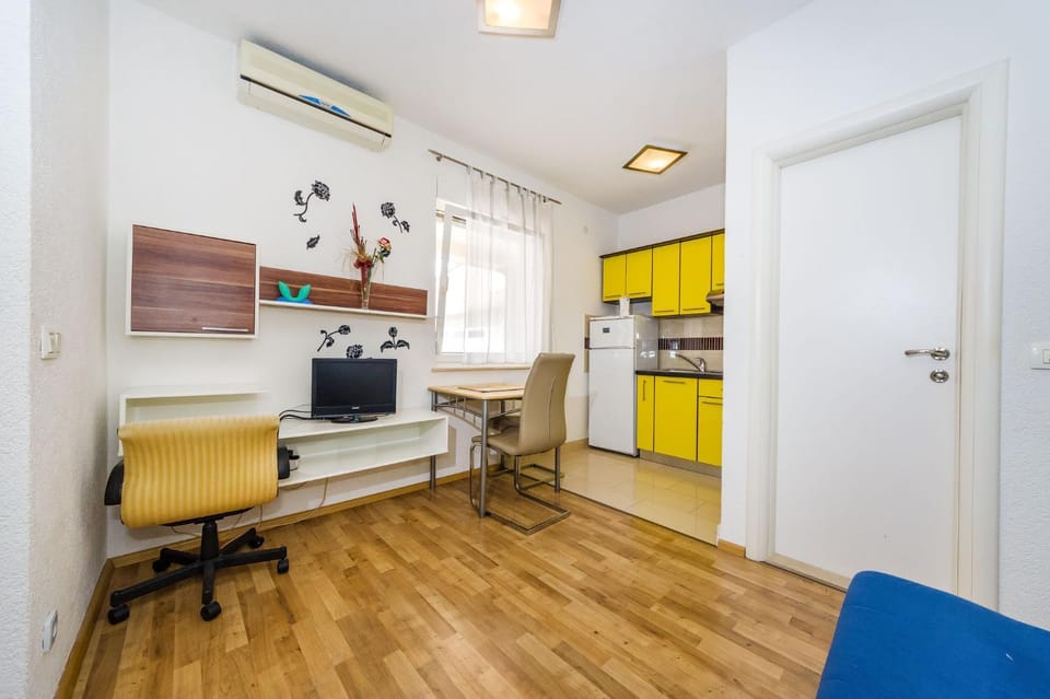 TV and multimedia, Kitchen or kitchenette, Dining area