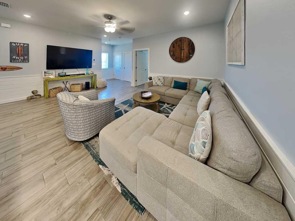 TV and multimedia, Living room, Seating area, furniture