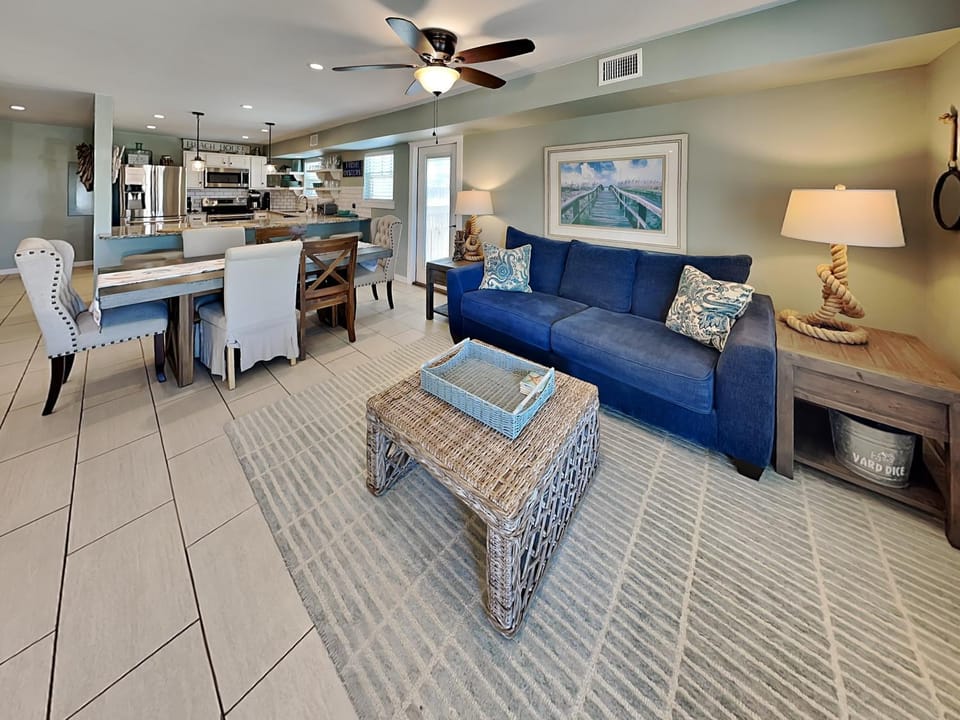 Kitchen or kitchenette, Living room, Seating area, Dining area, furniture