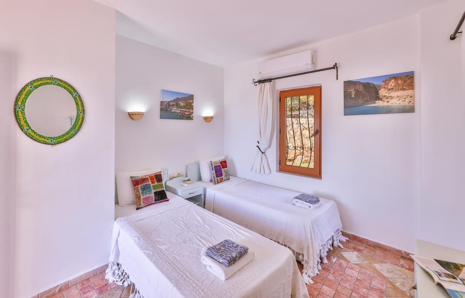 Bed, Bedroom, air conditioner