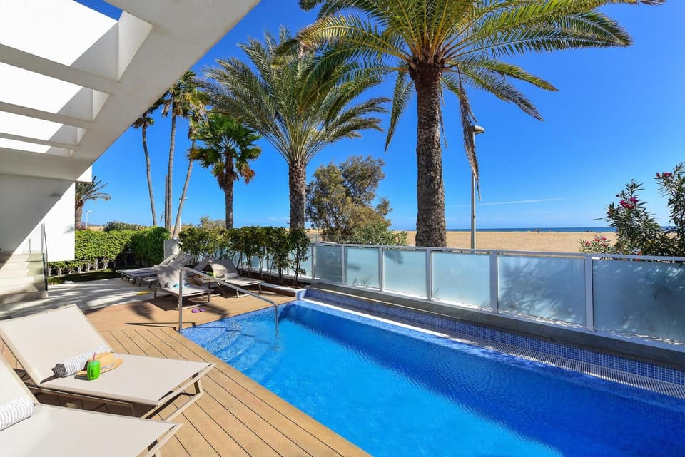 Beach, Swimming pool