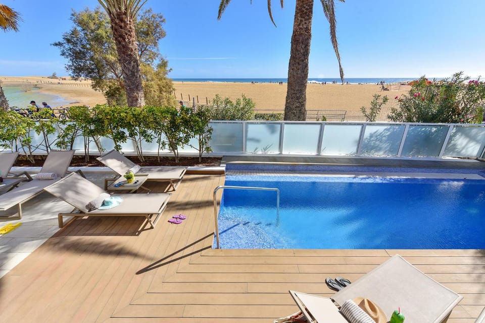Natural landscape, Balcony/Terrace, Pool view, Sea view, Swimming pool, sunbed