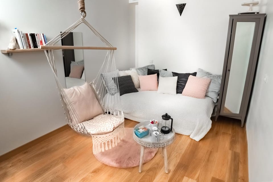 Photo of the whole room, Bedroom