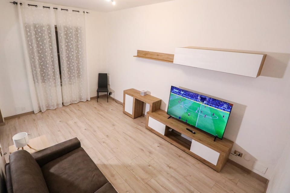 Communal lounge/ TV room, TV and multimedia, Living room, Seating area
