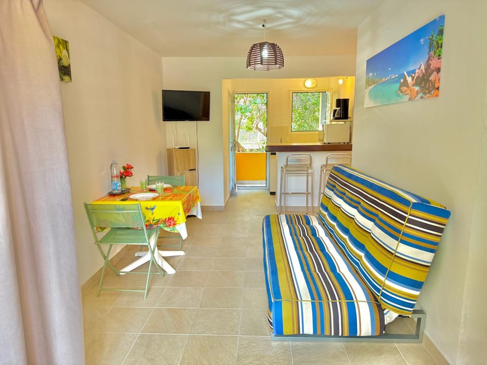 Studio Oasis - Piscine et proche des plages Apartment in Sainte-Anne