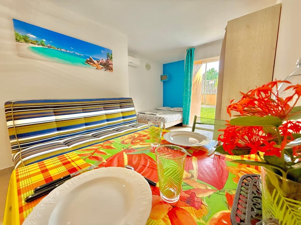 Studio Oasis - Piscine et proche des plages Apartment in Sainte-Anne