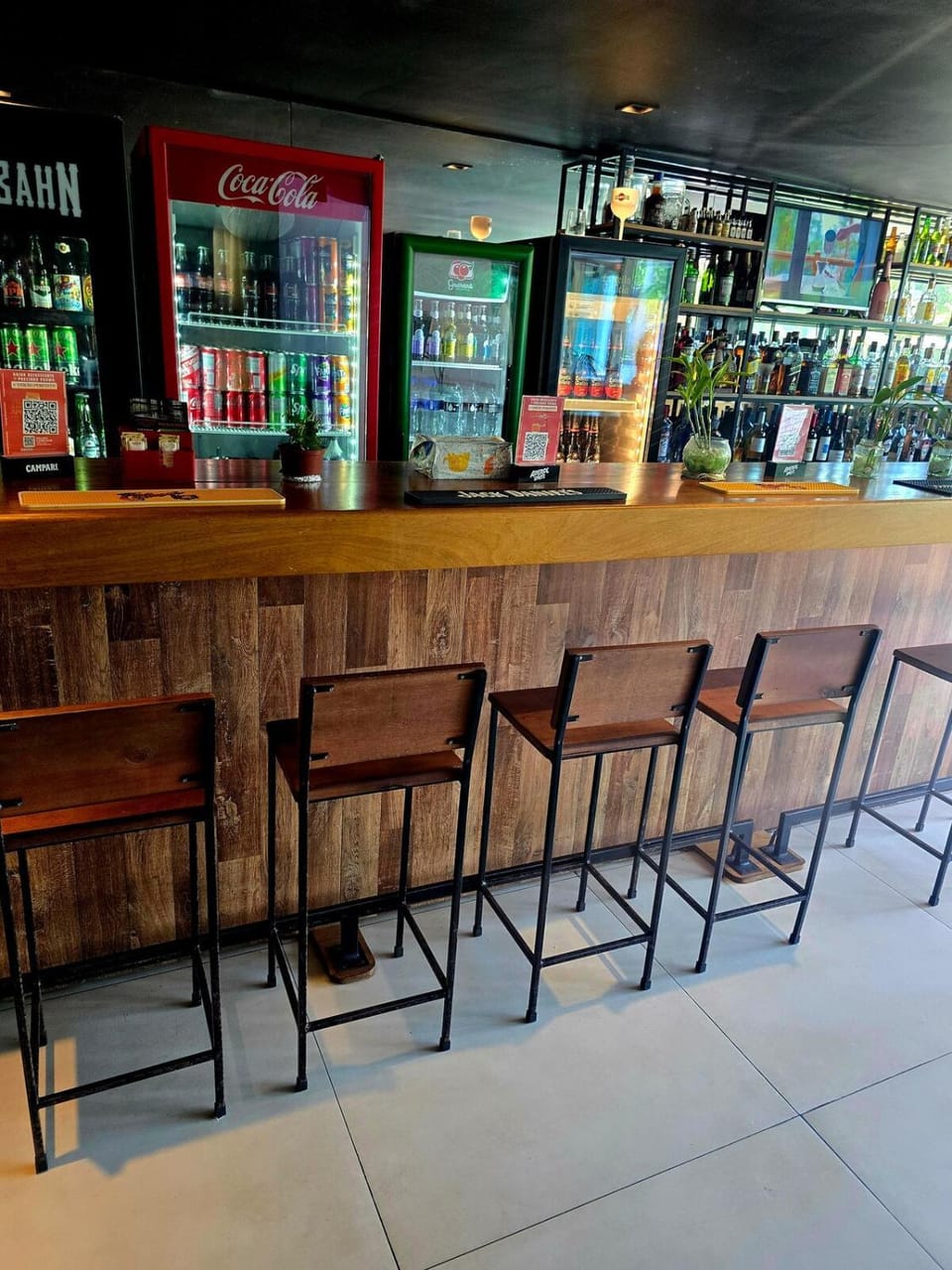 Lounge or bar, Food and drinks, Drinks