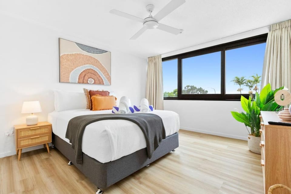 Bed, Bedroom, Sea view, internet, wardrobe, air conditioner