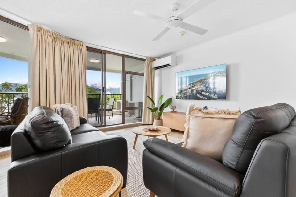 TV and multimedia, View (from property/room), Balcony/Terrace, Living room, Seating area, Sea view, internet, air conditioner