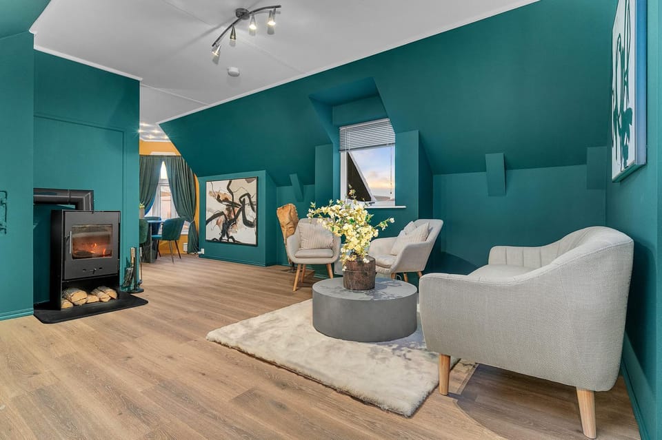 Living room, Seating area, fireplace