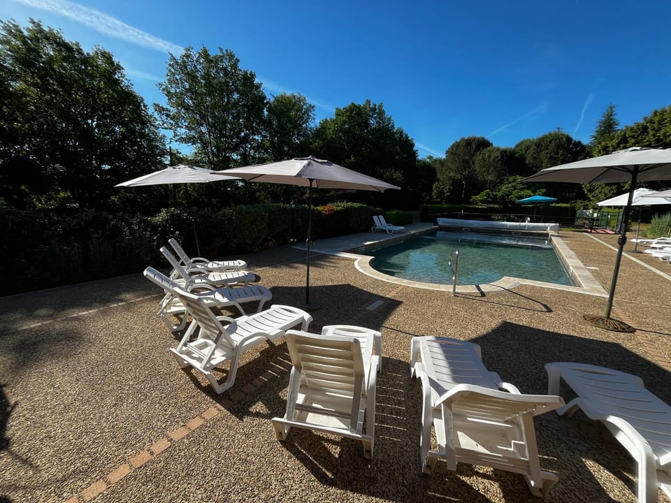 Pool view, Swimming pool, sunbed