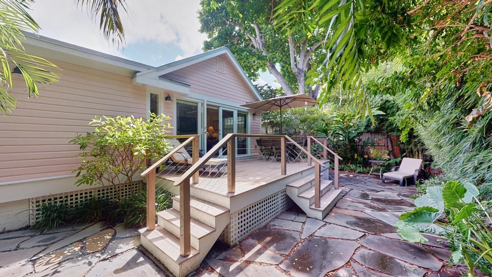 Gumbo Limbo Cottage House in Key West