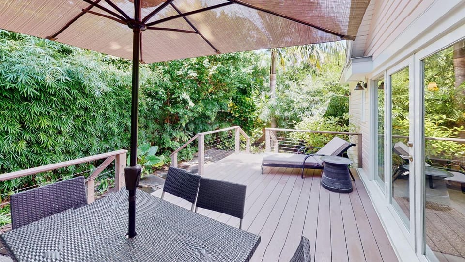 Gumbo Limbo Cottage House in Key West