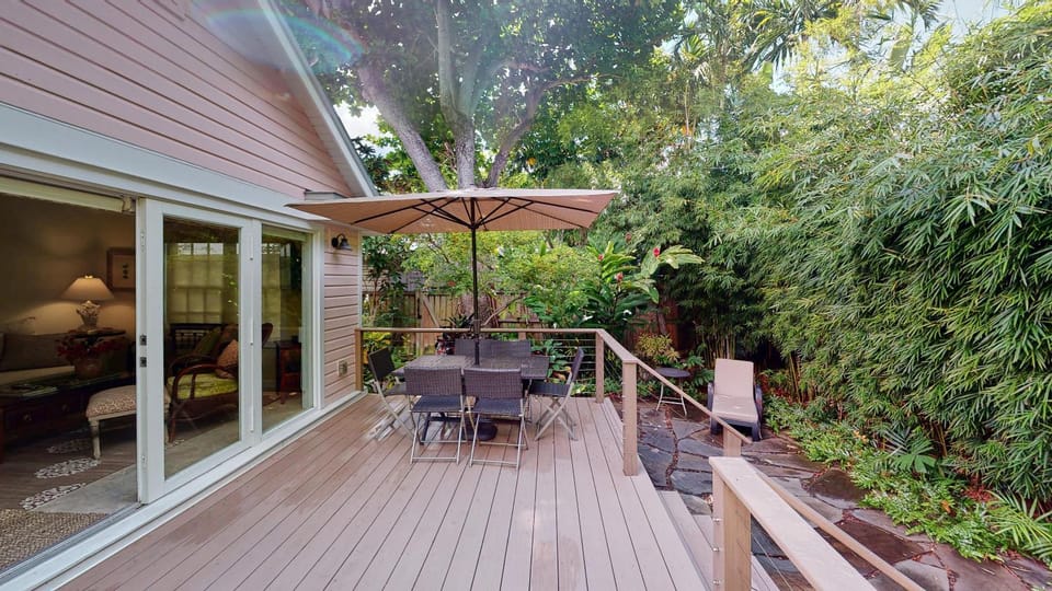 Gumbo Limbo Cottage House in Key West