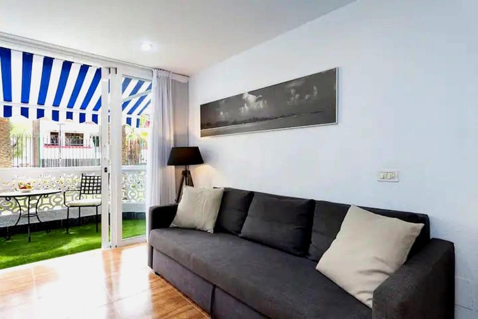 Living room, Garden view