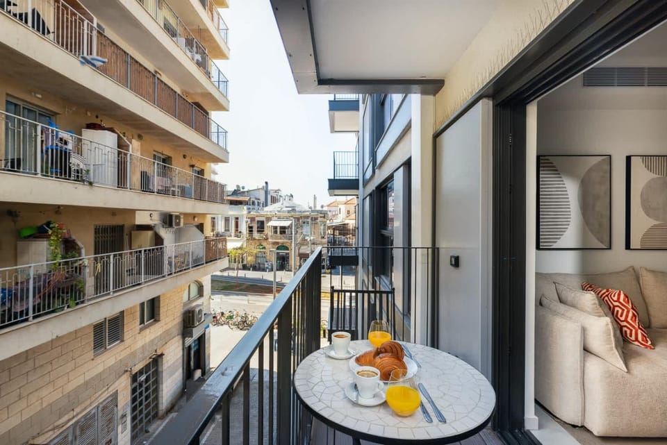 Stylish and Luxury 1 BR in New Noga Building Apartment in Tel Aviv-Yafo