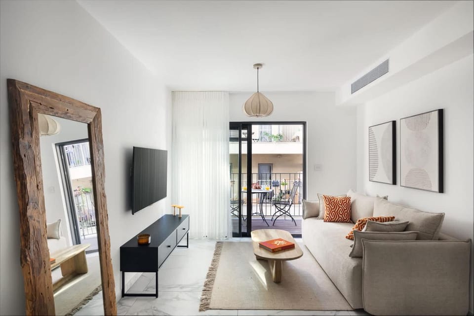 Stylish and Luxury 1 BR in New Noga Building Apartment in Tel Aviv-Yafo