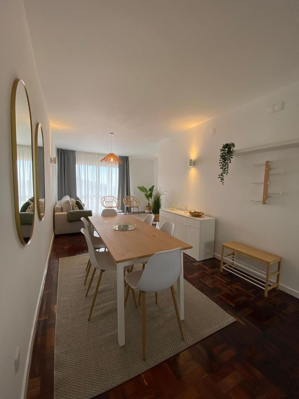 Living room, Dining area
