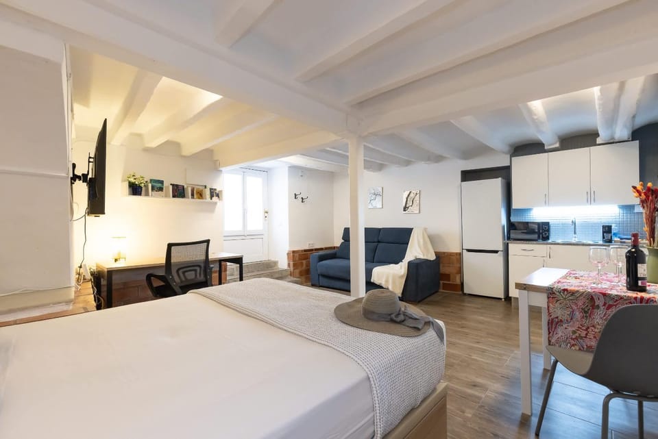 Old Town - Canals - Unik Vacation Apartment in Tarragona