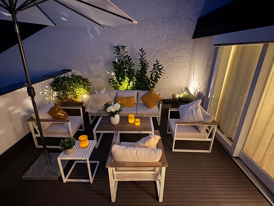 Munich Penthouse with Kitchen, Roofgarden and Parking Apartment in Munich