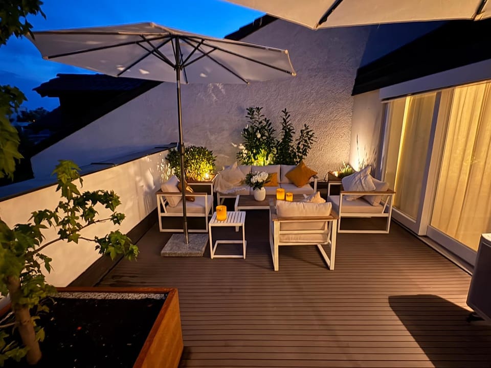 Munich Penthouse with Kitchen, Roofgarden and Parking Apartment in Munich