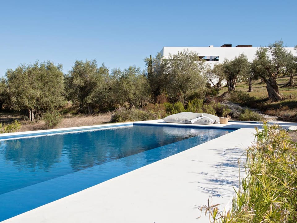 Villa Extramuros Bed and Breakfast in Évora District, Portugal