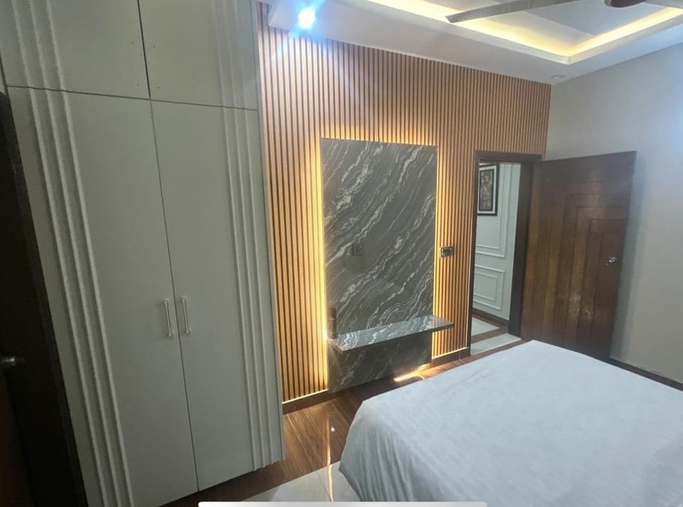 Bed, Photo of the whole room, Bedroom, wardrobe