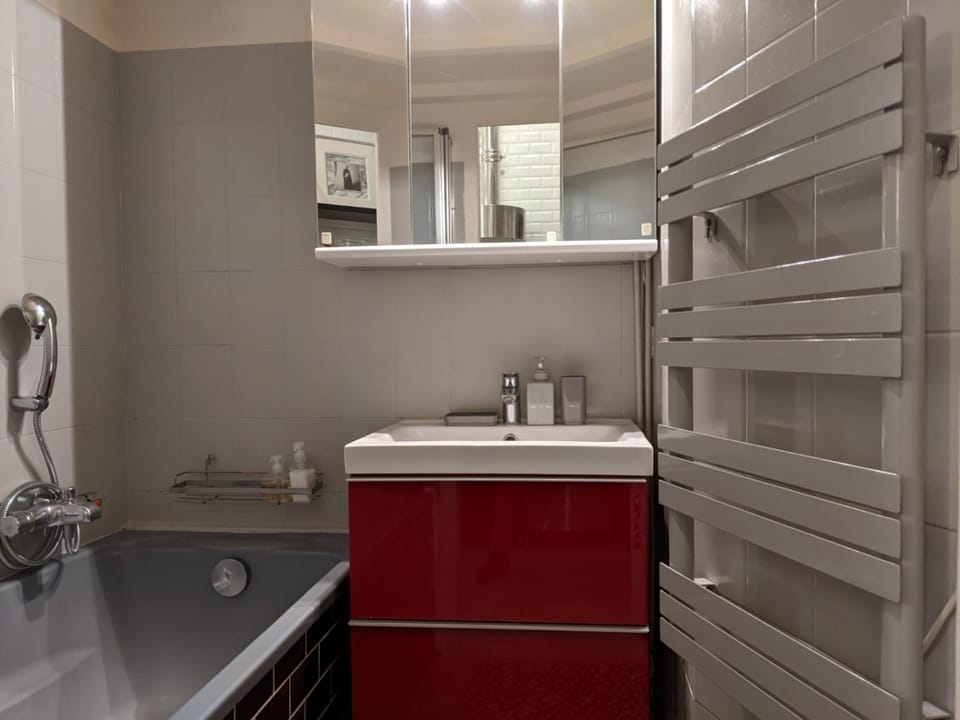 Bathroom, Bath