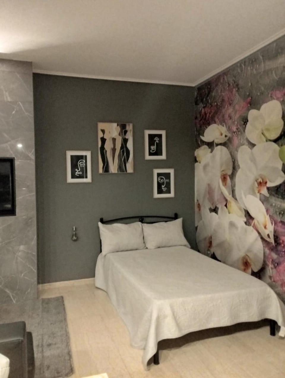 Bed, Living room, Decorative detail, Bedroom